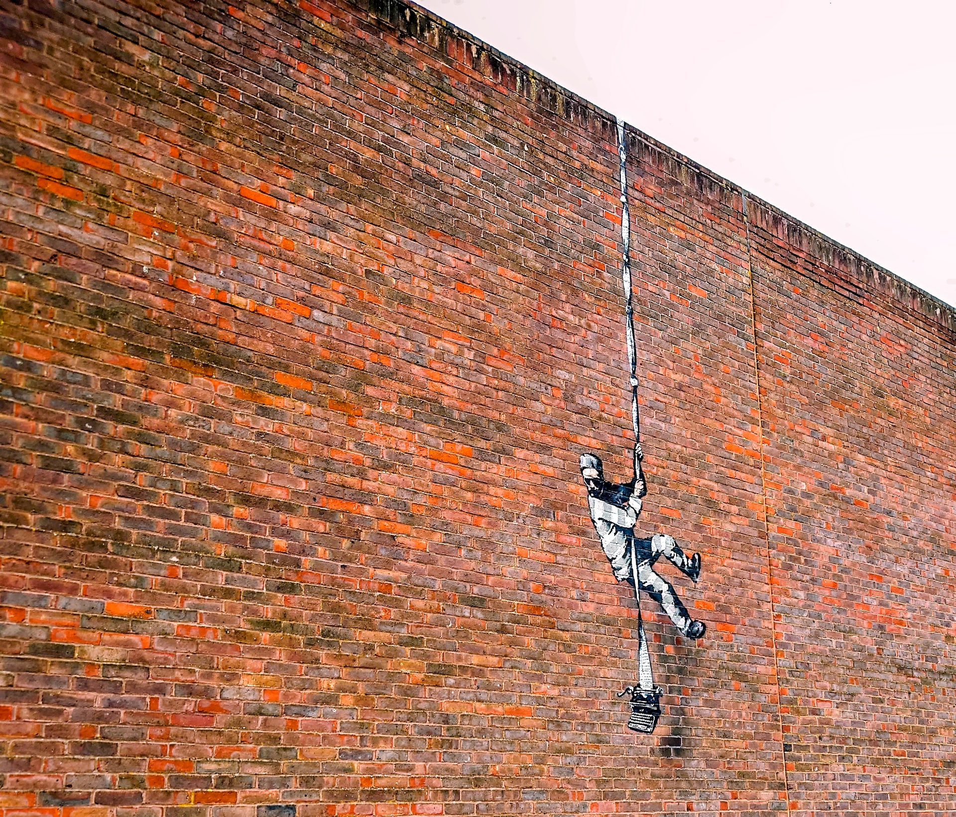„Uciekający więzień”. Najnowszy mural Banksy’ego