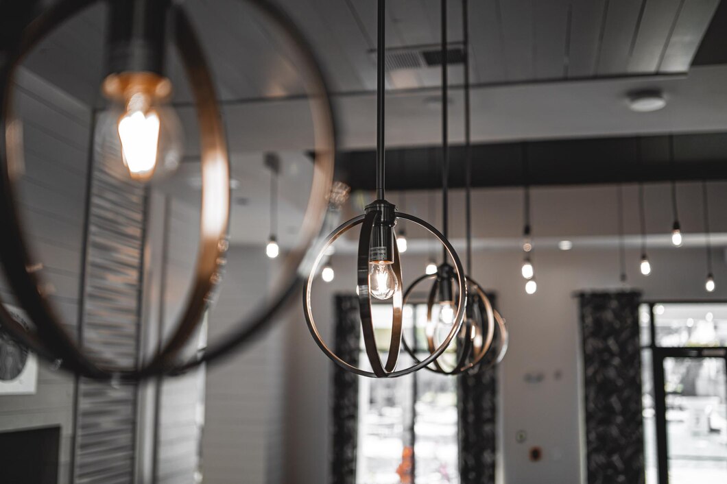 Jak wybrać idealną lampę wiszącą do naszego stylu w mieszkaniu?