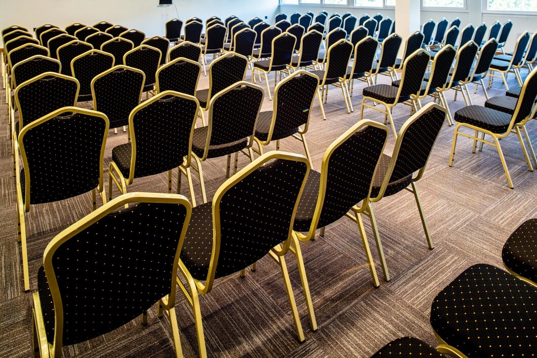 Jak wybrać idealną salę na konferencję: kluczowe aspekty do rozważenia